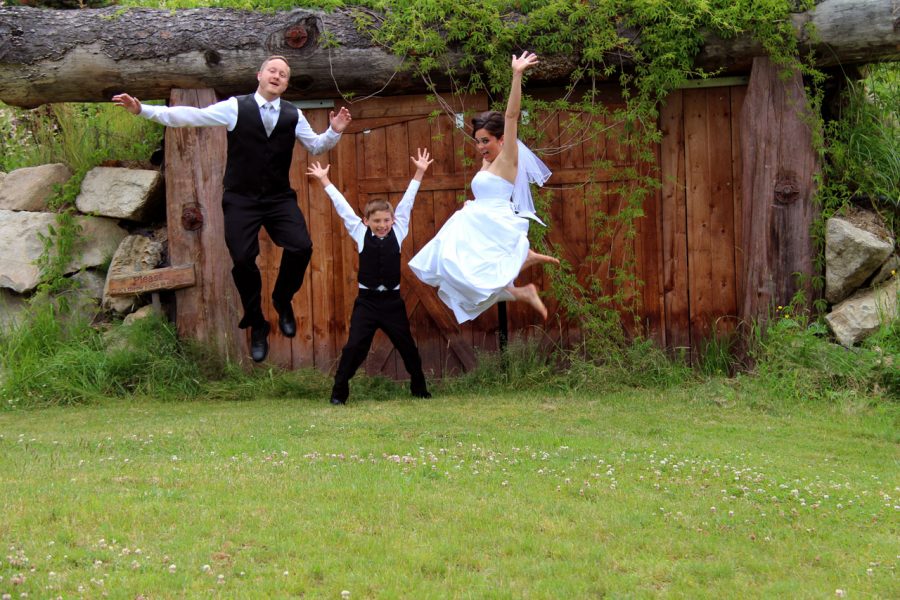 wedding.jumping.web_